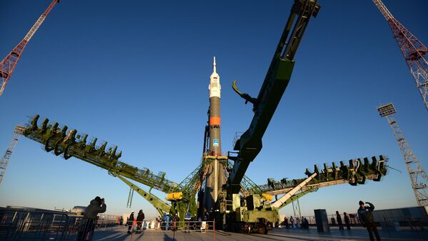 Soyuz ТМА-15М rocket carried to launch site - Sputnik International