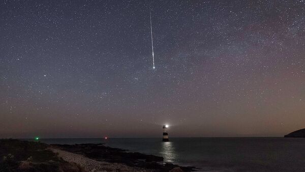 A meteor captured at 1:16am on Apr 20th - Sputnik International