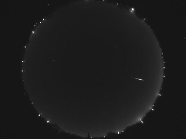 Bright Lyrids Meteor Bright Lyrids Meteor - Sputnik International