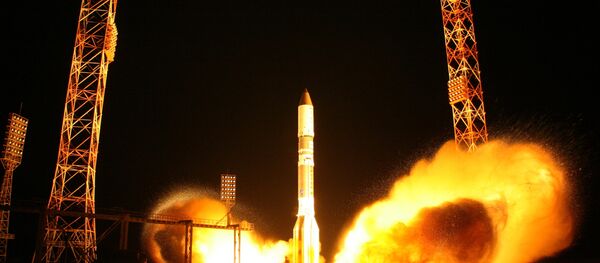 Launching Proton-M rocket carrying communications satellite Launching Proton-M rocket carrying communications satellite - Sputnik International