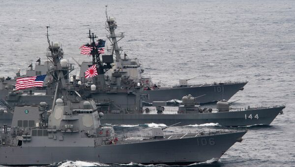 US-Japanese ships sail in formation. - Sputnik International
