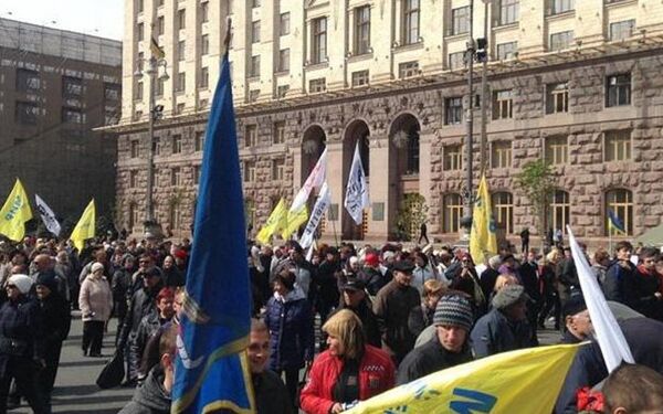 Several thousand protesters covered Kiev's central streets, moving up Kreschatik Street from the Kiev City Soviet before joining the the miners in front of the Rada. Several thousand protesters covered Kiev's central streets, moving up Kreschatik Street from the Kiev City Soviet before joining the the miners in front of the Rada. - Sputnik International