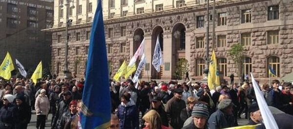 The Ukrainian government is working on adding extra security at administrative buildings due to protests and clashes between police and radicals that have started once again in Kiev. The Ukrainian government is working on adding extra security at administrative buildings due to protests and clashes between police and radicals that have started once again in Kiev. - Sputnik International