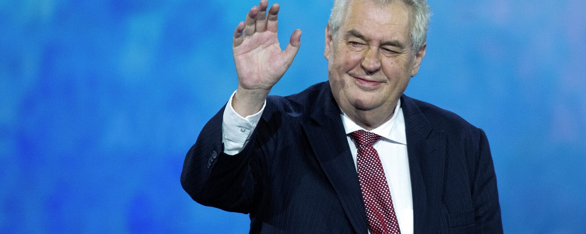 Czech Republic President Milos Zeman waves to the audience after speaking at the 2015 American Israel Public Affairs Committee  - Sputnik International, 1920, 05.11.2021