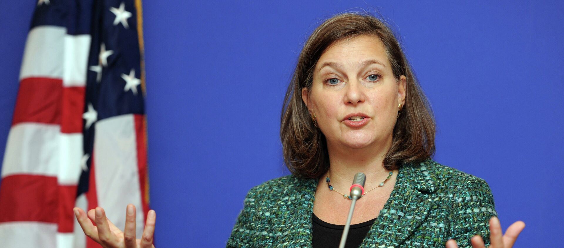 US Assistant Secretary of State for European and Eurasian Affairs Victoria Nuland gestures as she speaks during her press conference in Tbilisi - Sputnik International, 1920, 27.01.2017
