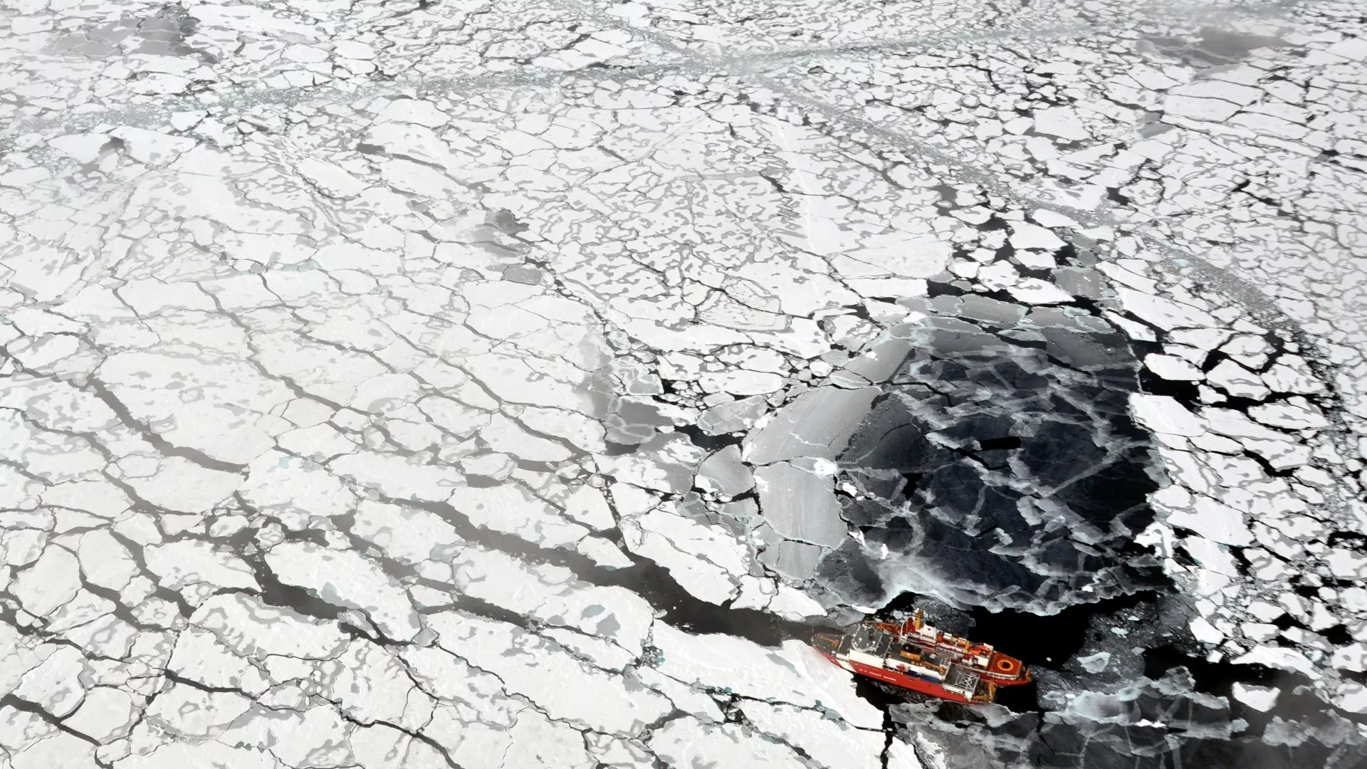 Rosyjskie drony będą rozmieszczone w Arktyce i wzdłuż Północnej Drogi Morskiej od 1 maja, aby monitorować sytuację klimatyczną i pogarszanie się lodu Arktyki, a także pomagać w misjach nawigacyjnych i poszukiwawczo-ratowniczych. - Sputnik International, 1920, 22.10.2023