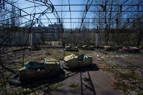 Exclusion zone on eve of 27th anniversary of Chernobyl disaster Exclusion zone on eve of 27th anniversary of Chernobyl disaster - Sputnik International