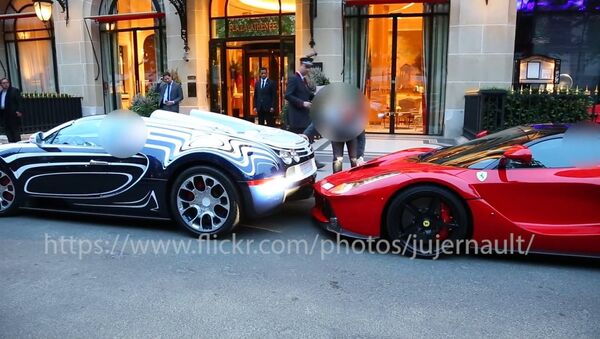 Bugatti L'or Blanc Hit Laferrari - Sputnik International