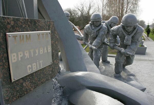 To those who saved the world. A monument to firemen who extinguished the Chernobyl nuclear plant Unit 4 conflagration immediately after the disaster To those who saved the world. A monument to firemen who extinguished the Chernobyl nuclear plant Unit 4 conflagration immediately after the disaster - Sputnik International