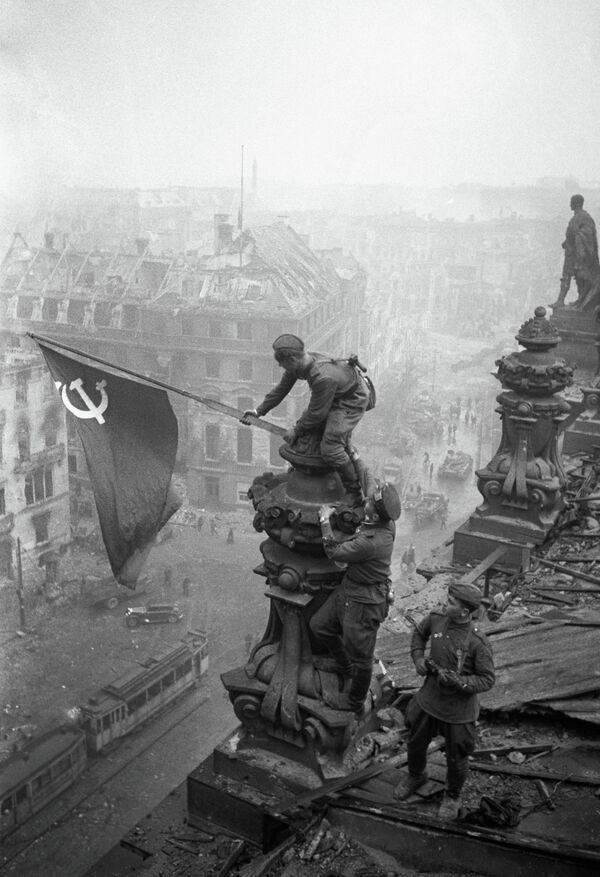 World War II, 1941 - 1945. The Victory Banner over Reichstag, Berlin. May 1, 1945. World War II, 1941 - 1945. The Victory Banner over Reichstag, Berlin. May 1, 1945. - Sputnik International