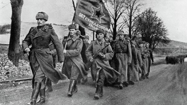 562 rifle regiment during march, February 1945 - Sputnik International