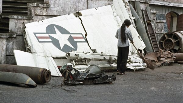Fragments of warplane, which was downed over Hanoi - Sputnik International