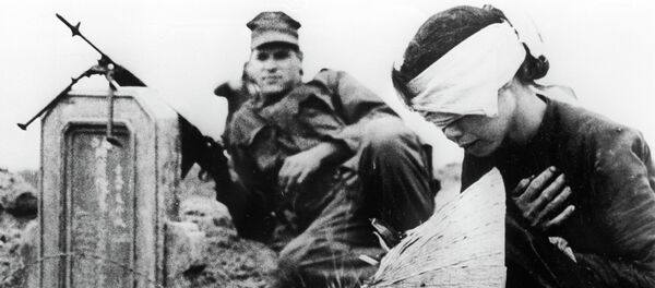 American soldier and a captive Vietnamese girl - Sputnik International