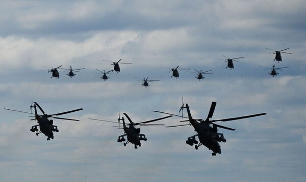 Helicopters preparing for the start of the parade rehearsal in Kubinka - Sputnik International