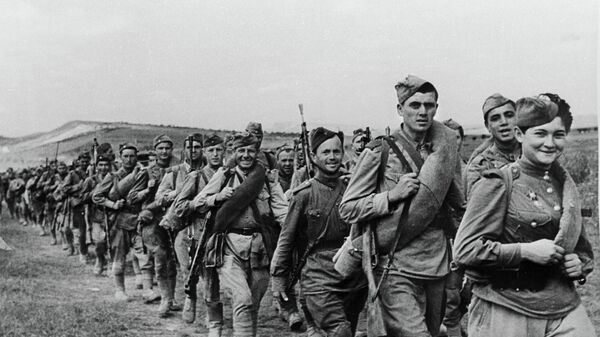 Soldiers on the march - Sputnik International
