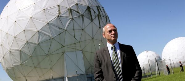 The president of German Intelligence Agency (BND) Gerhard Schindler stands in front of the giant golf ball-shaped radomes in Bad Aibling, near Munich , Germany, Friday June 6, 2014. The president of German Intelligence Agency (BND) Gerhard Schindler stands in front of the giant golf ball-shaped radomes in Bad Aibling, near Munich , Germany, Friday June 6, 2014. - Sputnik International