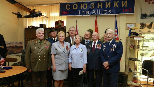 The US Ambassador to Russia John Tefft during visit of the museum Allies and Lend-lease - Sputnik International