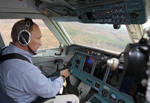Vladimir Putin took part in fighting wildfires in Ryazan Region aboard a BE 200 amphibious aircraft, 10 August 2010 Vladimir Putin took part in fighting wildfires in Ryazan Region aboard a BE 200 amphibious aircraft, 10 August 2010 - Sputnik International