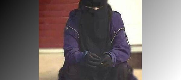 On Thursday, Umm Sayyaf, the wife of senior Islamic State leader Abu Sayyaf, who was killed in a US special operations raid in Syria in May, was transferred to the custody of the Iraqi government - Sputnik International