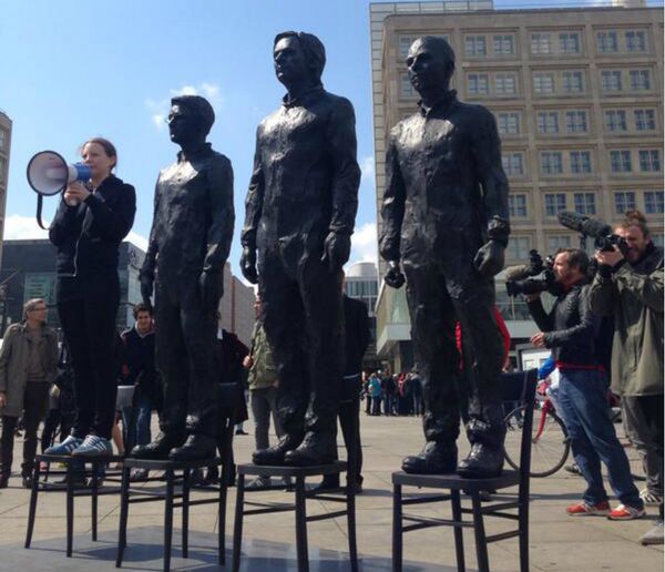 A statue depicting whistleblowers Edward Snowden, Julian Assange and Chelsea Manning was unveiled in Berlin on Friday, as a celebration of freedom of expression and the courage to expose truths. A statue depicting whistleblowers Edward Snowden, Julian Assange and Chelsea Manning was unveiled in Berlin on Friday, as a celebration of freedom of expression and the courage to expose truths. - Sputnik International