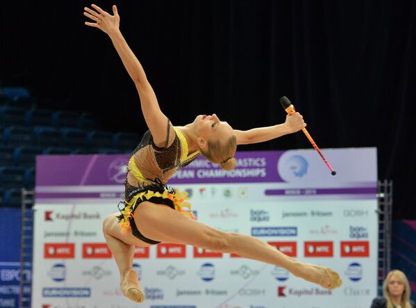 Magic of Grace and Flexibility: European Rhythmic Gymnastics Championship - Sputnik International