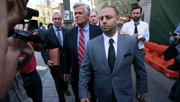 New York Senate Majority Leader Dean Skelos and his son Adam leave federal court in New York, Monday, May 4, 2015. - Sputnik International