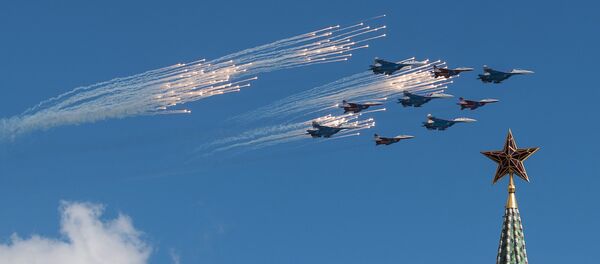 Breathtaking Stunt Flying: First Aerial Rehearsal of Moscow Victory Parade Breathtaking Stunt Flying: First Aerial Rehearsal of Moscow Victory Parade - Sputnik International