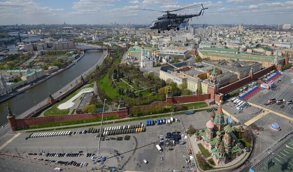 Breathtaking Stunt Flying: First Aerial Rehearsal of Moscow Victory Parade - Sputnik International
