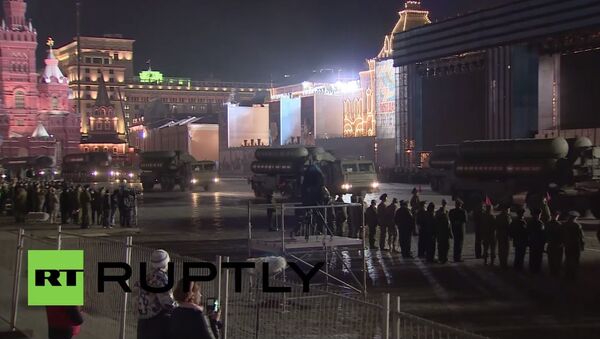 Russia: RS-24 Yars, Armata T-14s parade through Moscow for V-Day rehearsal - Sputnik International