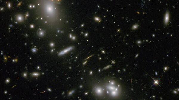 An image of a galaxy cluster taken by the Hubble Space Telescope - Sputnik International