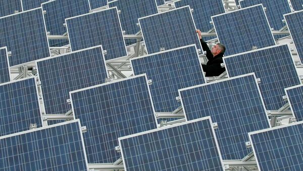 Solar modules on the roof of the Soemtron AG in Soemmerda, Germany - Sputnik International