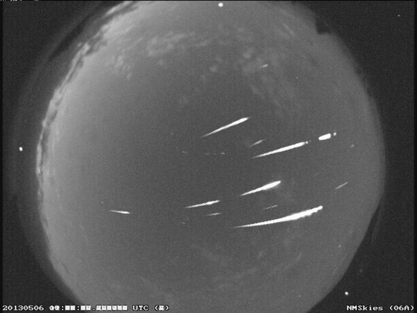 Eta Aquarid Meteor Shower Rains Down Eta Aquarid Meteor Shower Rains Down - Sputnik International