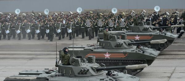 Joint training of soldier formations and mechanized units for Victory Parade - Sputnik International