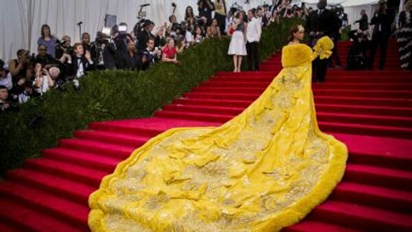 Singer Rihanna arrives at the Metropolitan Museum of Art Costume Institute Gala 2015 celebrating the opening of China: Through the Looking Glass in Manhattan, New York May 4, 2015.  - Sputnik International