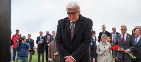 German Foreign Minister Frank-Walter Steinmeier lays wreath at a cemetery where German soldiers killed during World War II are buried, near Volgograd, Russia, May 7, 2015 German Foreign Minister Frank-Walter Steinmeier lays wreath at a cemetery where German soldiers killed during World War II are buried, near Volgograd, Russia, May 7, 2015 - Sputnik International