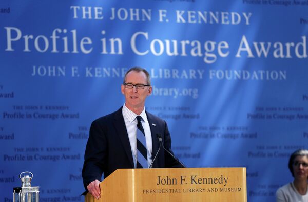 Former U.S. Rep. Bob Inglis, R-S.C., addresses an audience during ceremonies for the 2015 Profile in Courage Award, at the John F. Kennedy Library and Museum, Sunday, May 3, 2015, in Boston. Inglis was awarded the prize for reversing his position on climate change. Former U.S. Rep. Bob Inglis, R-S.C., addresses an audience during ceremonies for the 2015 Profile in Courage Award, at the John F. Kennedy Library and Museum, Sunday, May 3, 2015, in Boston. Inglis was awarded the prize for reversing his position on climate change. - Sputnik International