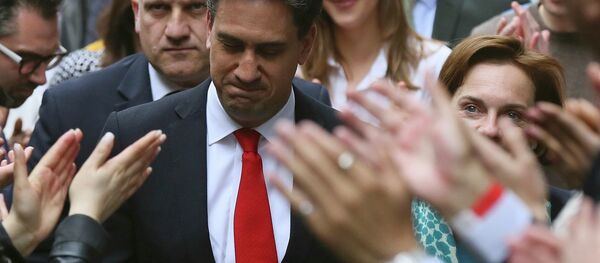 Britain's Labour Party leader Ed Miliband and his wife Justine arrive at the party's headquarters in London, Britain May 8, 2015 Britain's Labour Party leader Ed Miliband and his wife Justine arrive at the party's headquarters in London, Britain May 8, 2015 - Sputnik International