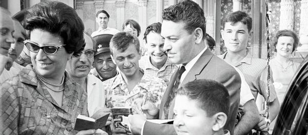 Manolis Glezos, national hero of Greece, with family Manolis Glezos, national hero of Greece, with family - Sputnik International