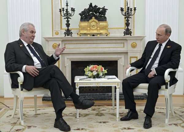 Czech Republic's President Milos Zeman (L) talks to Russian President Vladimir Putin during their meeting at the Kremlin in Moscow, Russia, May 9, 2015 Czech Republic's President Milos Zeman (L) talks to Russian President Vladimir Putin during their meeting at the Kremlin in Moscow, Russia, May 9, 2015 - Sputnik International