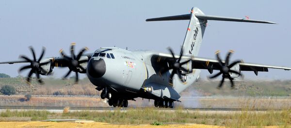 A file picture taken on December 11, 2009 shows an Airbus A400M military transporter landing in Sevilla - Sputnik International