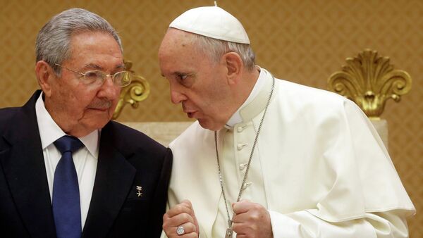 Cuban President Raul Castro and Pope Francis - Sputnik International