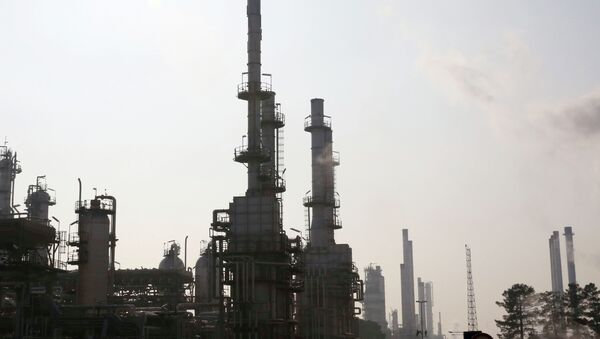 General view of part of Tehran's oil refinery south of the capital Tehran, Iran - Sputnik International