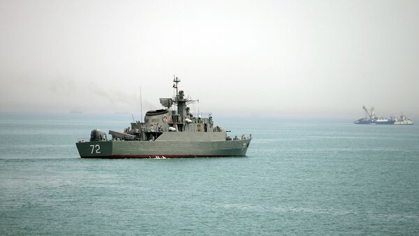 Iranian warship Alborz at the Strait of Hormuz - Sputnik International