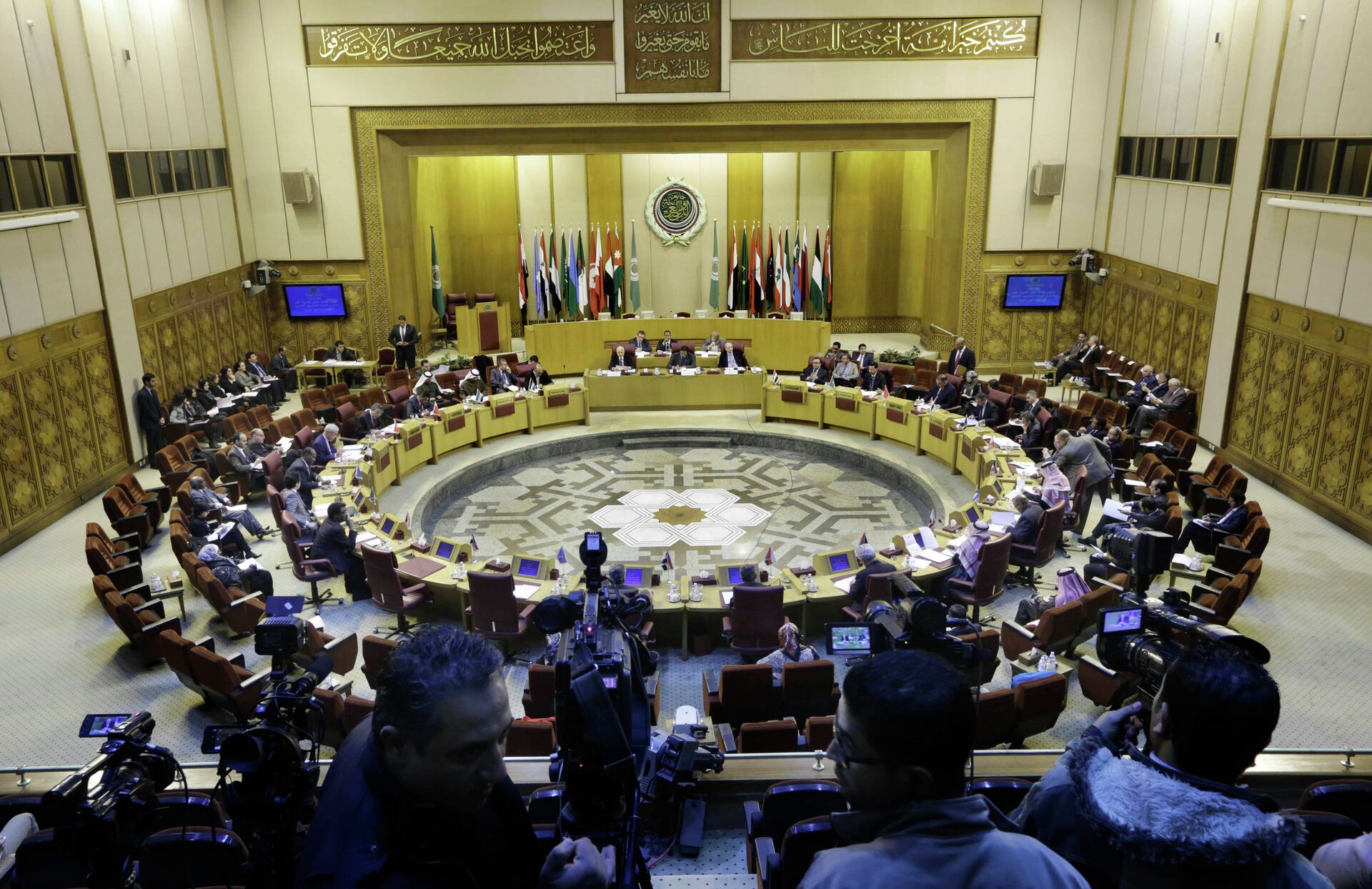 Representatives of the Arab League attend an emergency meeting to discuss the conflict in Libya, at the Arab League headquarters in Cairo, Egypt, Monday, Jan. 5, 2015. - Sputnik International, 1920, 26.11.2021