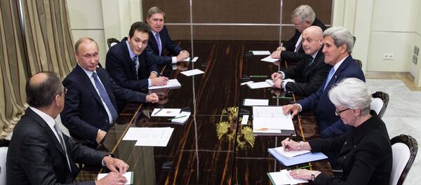US Secretary of State John Kerry (2nd R) meets with Russia's President Vladimir Putin (2nd L) at the presidential residence Bocharov Ruchey in Sochi - Sputnik International