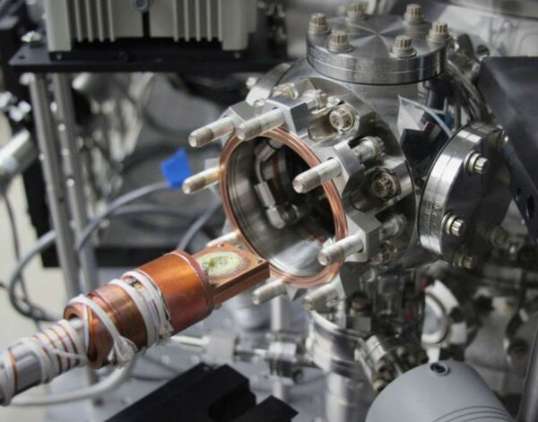 A Europa-in-a-can setup at a NASA lab mimics conditions of temperature, near vacuum and heavy radiation on the surface of Jupiter's icy moon. A Europa-in-a-can setup at a NASA lab mimics conditions of temperature, near vacuum and heavy radiation on the surface of Jupiter's icy moon. - Sputnik International