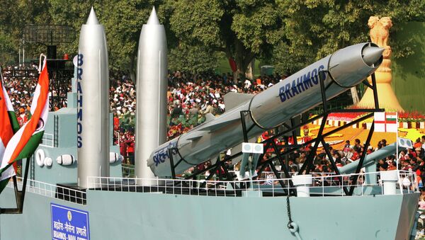 Brahmos Missiles replicas are displayed during India's 60th Republic Day parade in New Delhi - Sputnik International