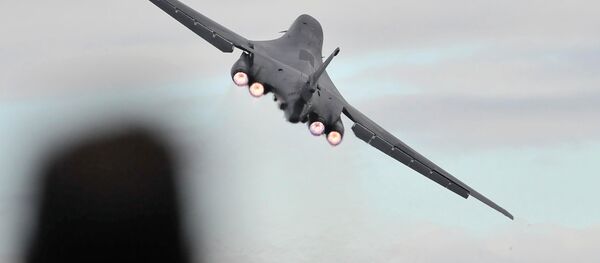 A US Air Force B-1B roars over the crowd on the first public day of the Australian International Airshow in Melbourne on March 4, 2011 A US Air Force B-1B roars over the crowd on the first public day of the Australian International Airshow in Melbourne on March 4, 2011 - Sputnik International