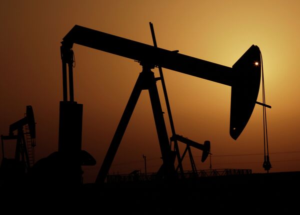 Riyadh May Save Oil Market Share Without 'Killing' Shale Firms, Expert Says Ahead of OPEC+ Meeting - Sputnik International