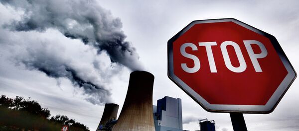 The power plant Neurath run by coal from the brown coal open cast mine Garzweiler is pictured on October 24, 2014 in Rommerskirchen, western Germany - Sputnik International